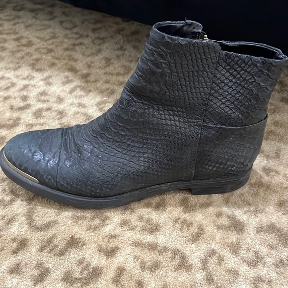 ENZO ANGIOLINI Black leather snake skin booties - Picture 1 of 3